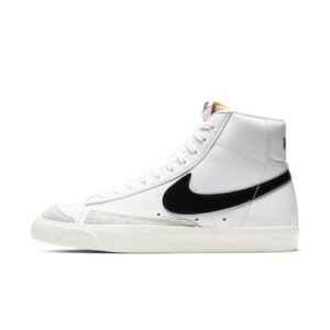 Nike Blazer Mid ’77 Vintage Women’s Shoes – Size 7.5