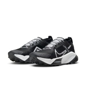 Nike Women’s Low-Top Sneakers in Black and White – Size 9