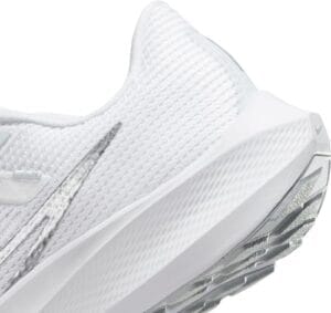 NIKE Women’s Pegasus Sneaker in Metallic Silver Pure Platinum – Size 7.5